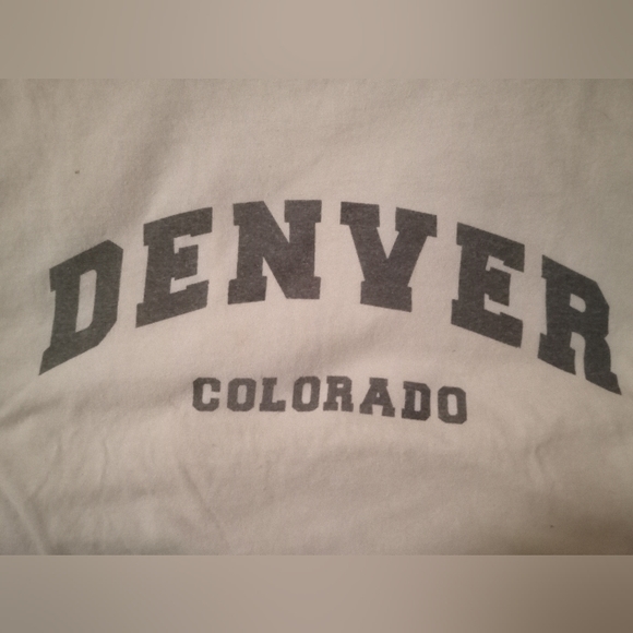 🍄3/$20🍄 🌟Denver Colorado crop top 🌟 - Picture 2 of 4